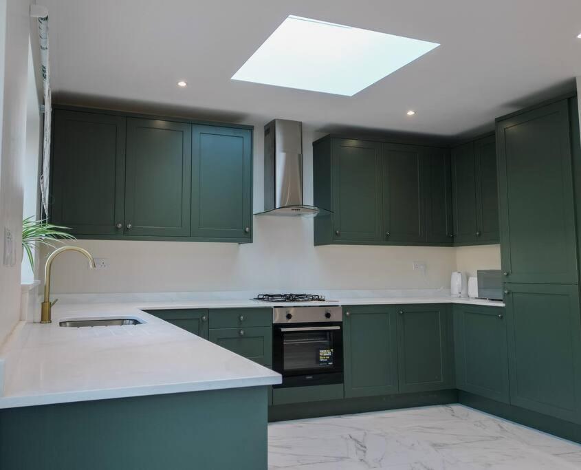 Homely & Peaceful Living Space Morden  Exterior photo