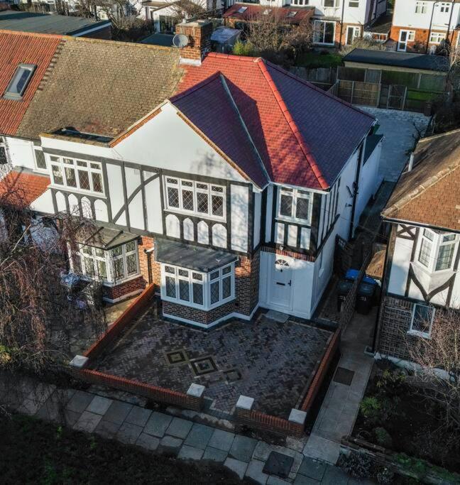 Homely & Peaceful Living Space Morden  Exterior photo